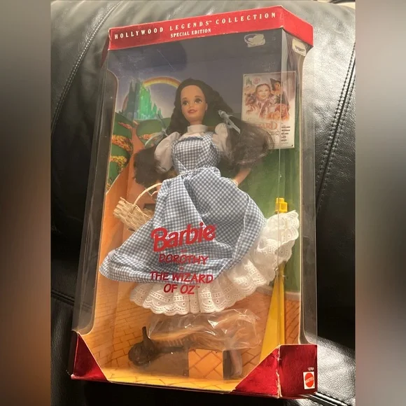 Barbie as Dorothy in Wizard of Oz Hollywood legends Collection special  edition